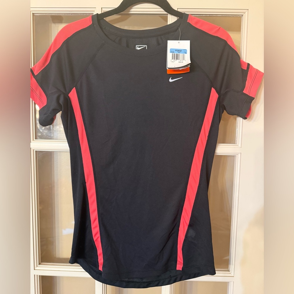 NWT Nike Women's Black and Pink Sports Top- flattering fit size Medium